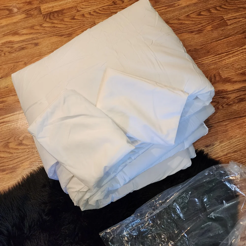 Microfiber Full Size White Comforter Set With 2 Pillowcases